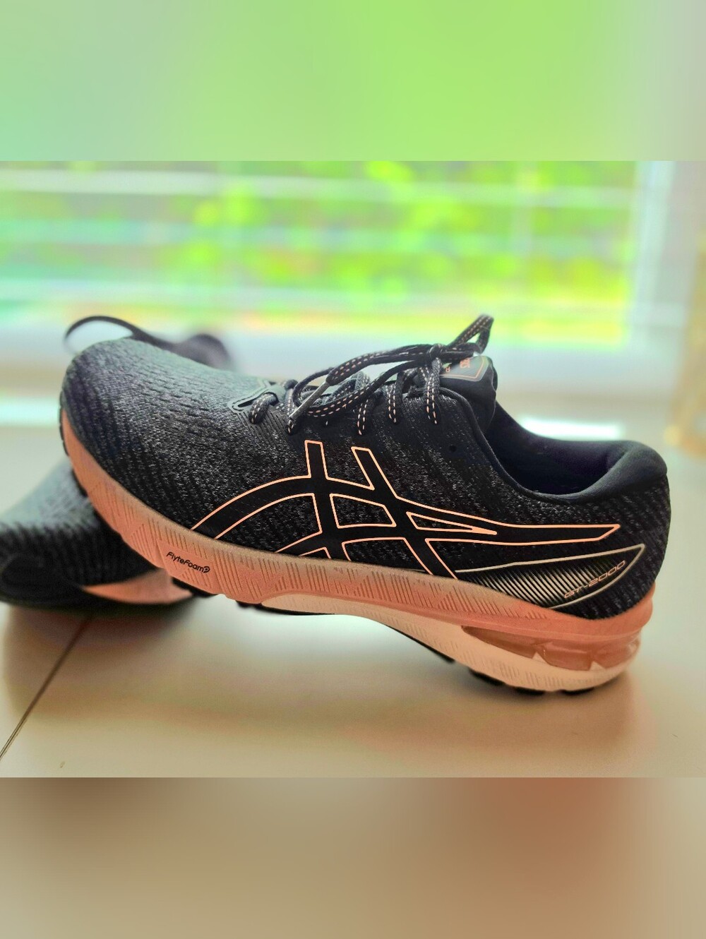 Asics GT 2000 10 Women's Like New Sneakers Size 8.5